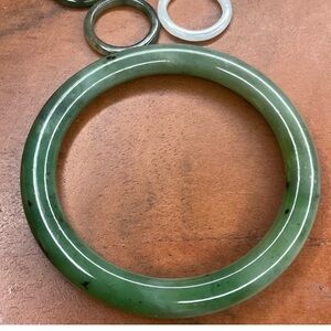 Gorgeous authentic nephrite natural jade bangle - with $850 appraisal
